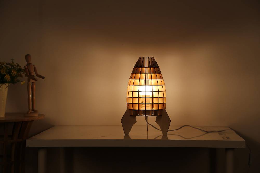Kayoom Tischlampe Aviator Holz Kostenloser Versand international