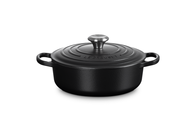Le Creuset Gourmet-Bräter mit schwarzer Innenemaille aus Gusseisen
