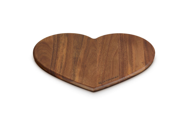 Le Creuset Servierbrett in Herzform aus Akazienholz Tiefpreis