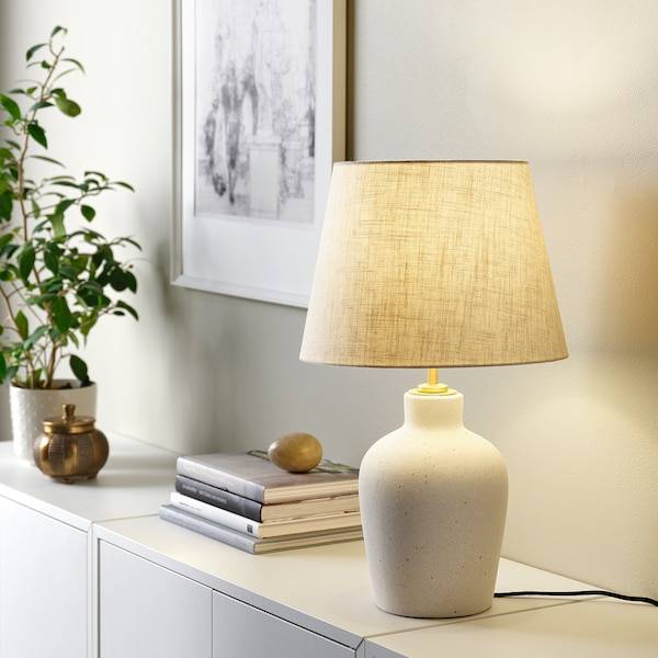 BLIDVÄDER Tischleuchte, elfenbeinweiß Keramik/beige, Sonderangebot der Fabrik