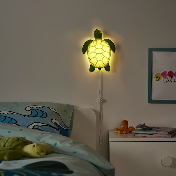 BLÅVINGAD Wandleuchte, LED, Schildkröte/grün Sonderangebot
