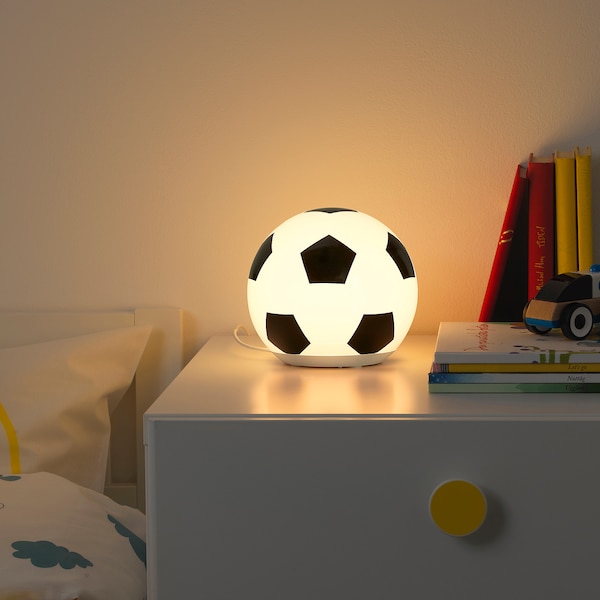 ÄNGARNA Tischleuchte, LED, Fußballmuster Versandkostenfrei