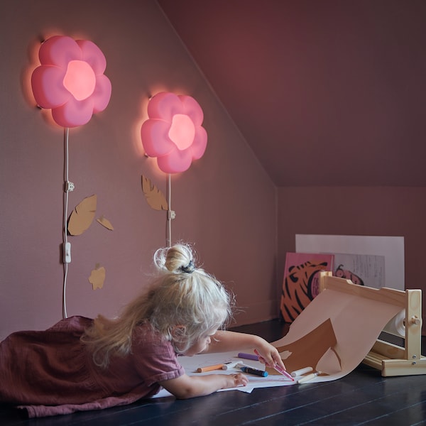 UPPLYST Wandleuchte, LED, Blume lila Preisnachlass