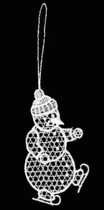 Plauener Spitze Baumbehang Schneemann auf Schlittschuhen