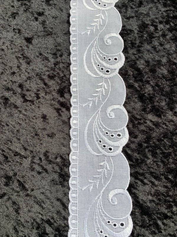Plauener Spitze Swing 6cm/ weiss Im Verkauf