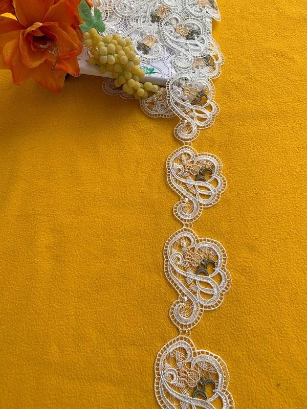Plauener Spitze Tulpen-Reigen 8cm/weiss-gelb Top Angebot