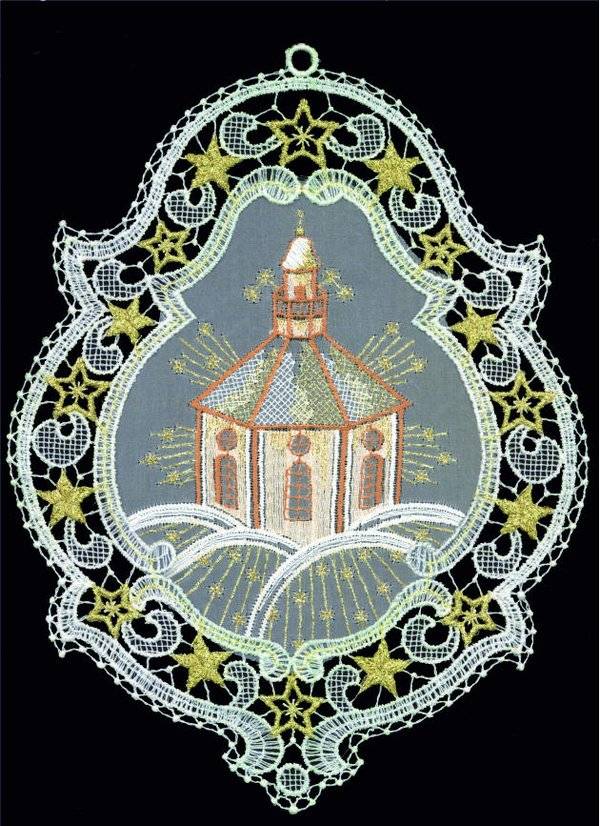 Plauener Spitze Fensterbild Ornament mit Kapelle Einzelkirche