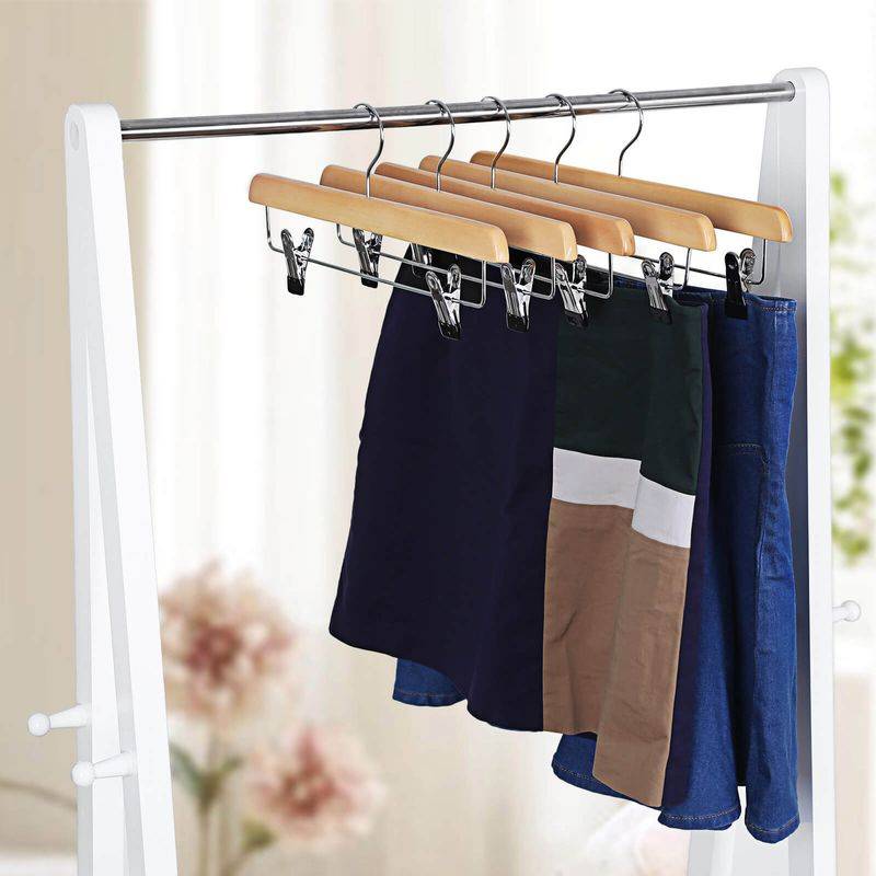 Songmics SONGMICS Kleiderbügel aus Schima-Holz mit verstellbaren Clips Discount Store für neue Produkte