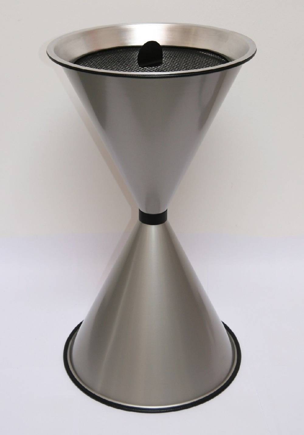 Szagato Aschenbecher Standascher Diabola 71x40cm silber SZAGATO Made in Germany Aschenbecher für draußen mit Deckel Standaschenbecher Stand Aschenbecher