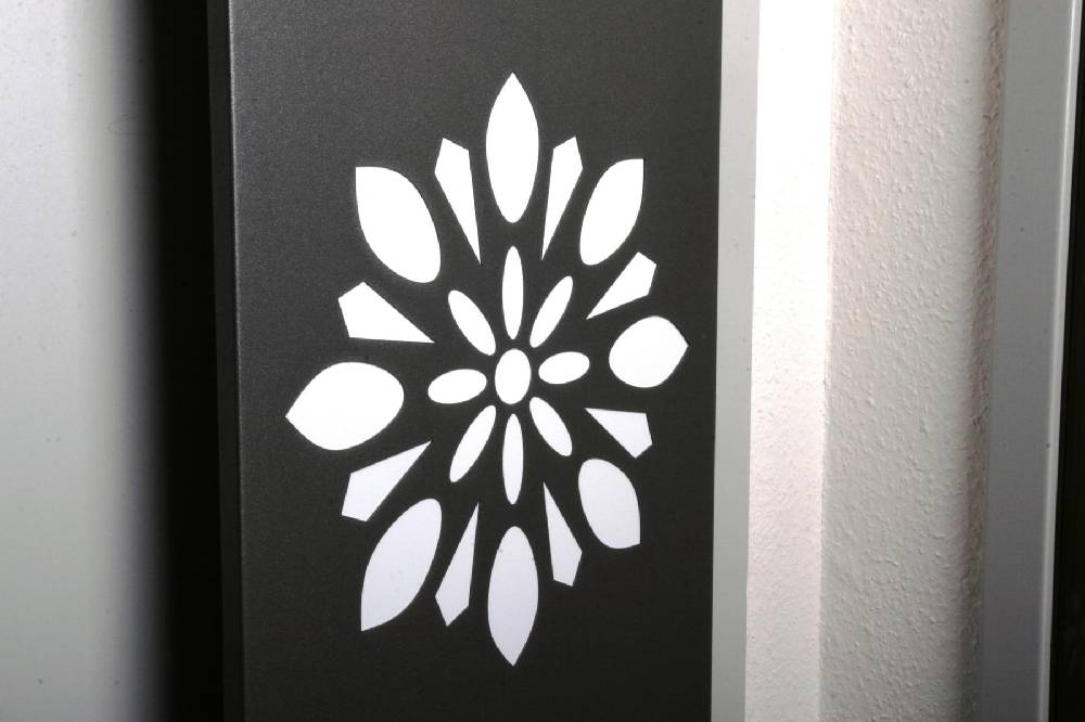 Szagato BADHEIZKÖRPER Design Flower 3 180x47cm 1118 Watt anthrazit moonstone SZAGATO Designheizkörper Handtuchheizkörper mit Mittelanschluss Handtuchwärmer Begrenzte Freigabe
