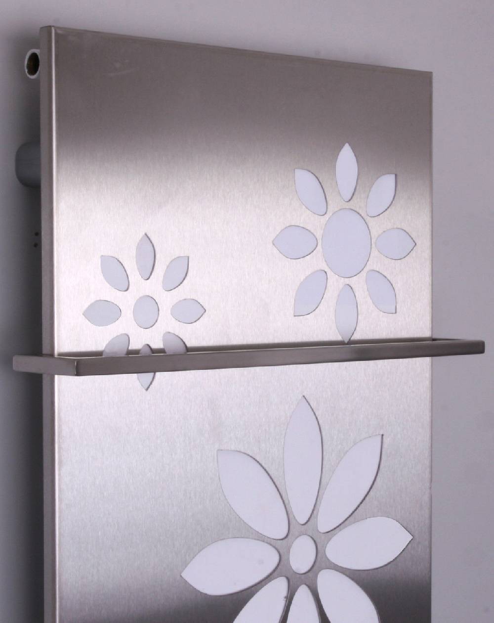 Szagato BADHEIZKÖRPER Design Flower 3 180x47cm 1118 Watt Edelstahl Hochglanz (+1 Halter 15mm) SZAGATO Designheizkörper mit Mittelanschluss Handtuchwärmer Letzte 3 Tage