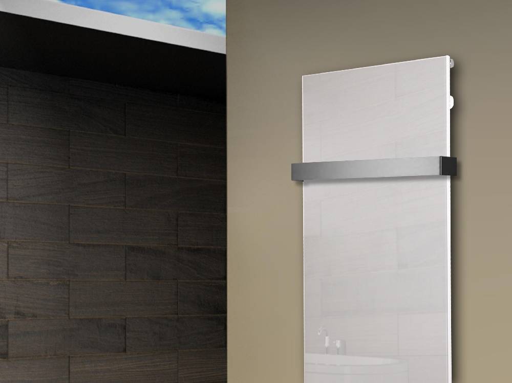 Szagato Badheizkörper mit Glas Design Montevideo 2 (Glasfront) 120x47cm 799Watt weiß (+1 Halter 50mm) SZAGATO Designheizkörper Mittelanschluss Handtuchwärmer Auslauf