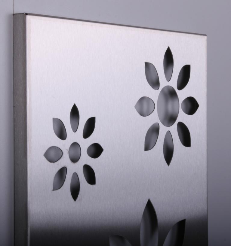 Szagato Garderobe Wandgarderobe Design Flower 140x40cm Edelstahl matt SZAGATO Garderobe Metall Wand Garderobenpaneel Garderobenleiste Flurgarderobe Flur Neueste Stile