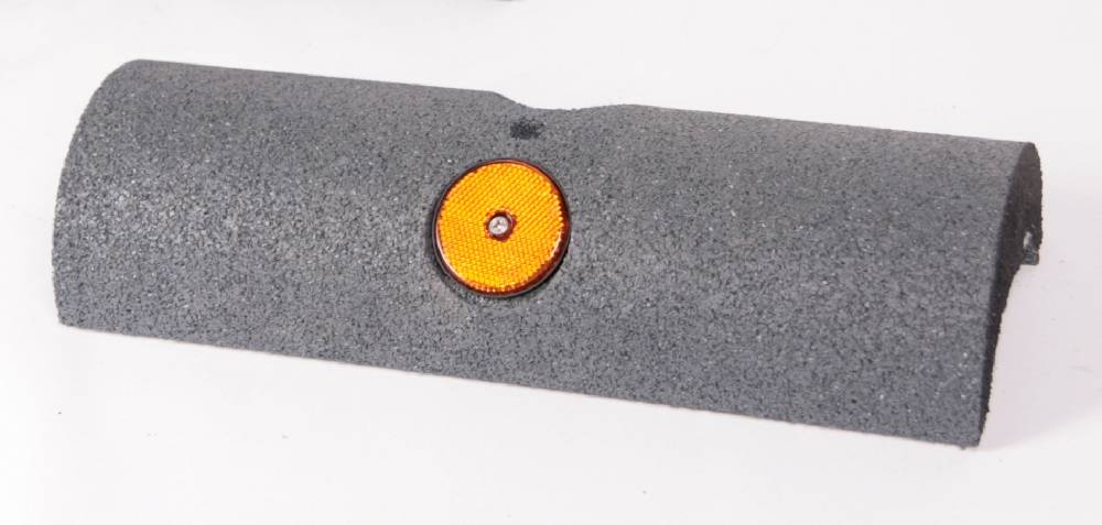 Szagato Gummi - Anfahrschutz Bumper 400x150x80 mm grau SZAGATO Gummi Anfahrschutz Bumper Rammschutz aus Gummigranulat Gummi Bordsteinrampe Fabrikverkauf