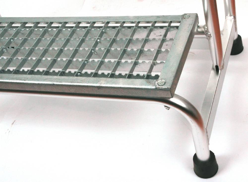 Szagato Podesttreppe ALU 1-stufig HxBxT 20x61x30cm SZAGATO mobiler Montagetritt ALU Montagetritte mit Plattform Stufentritt tragbare Treppe Treppenleiter Versandkostenfrei